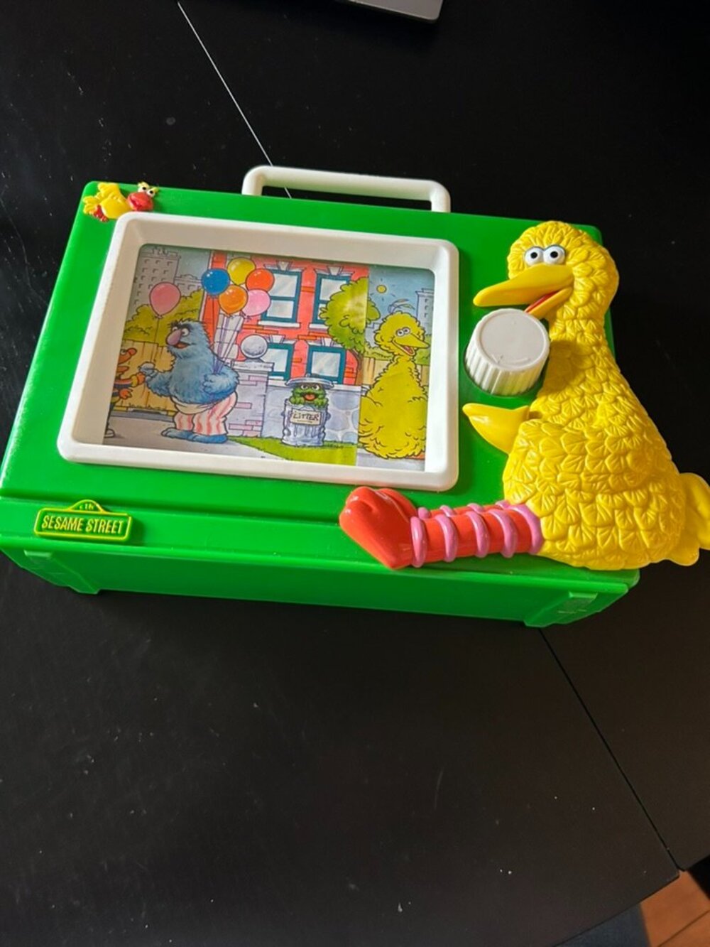 📺🟢 1988 Sesame Street Working TV Wind-Up Music Box – Big Bird 🟢📺